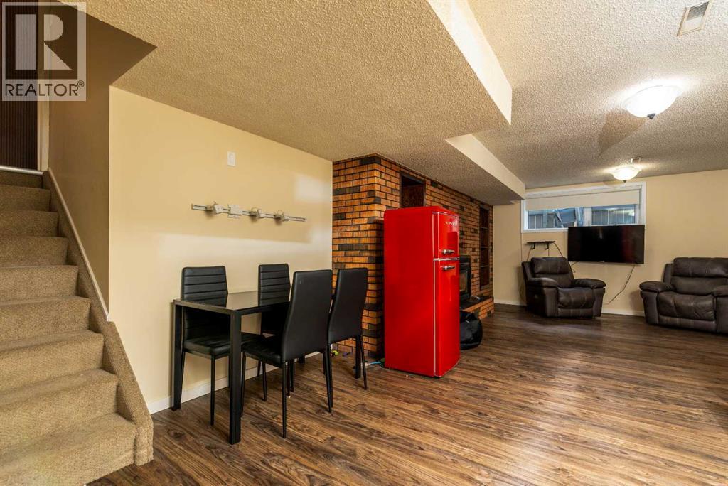 3003 51B Avenue — photo 28