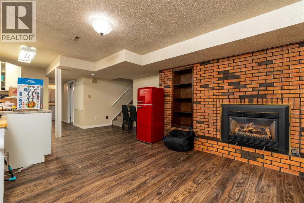 3003 51B Avenue — photo 31