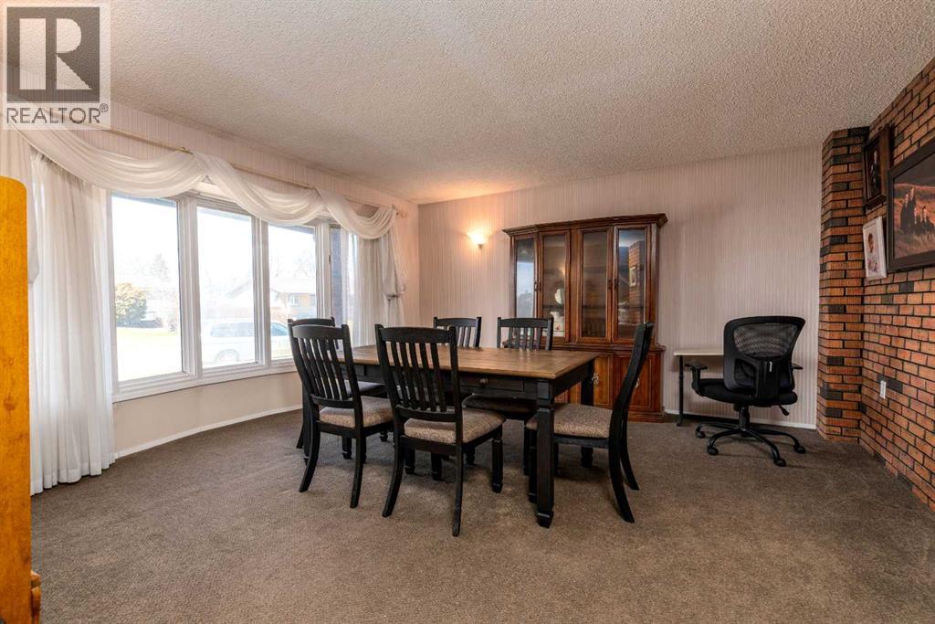 3003 51B Avenue - photo 4