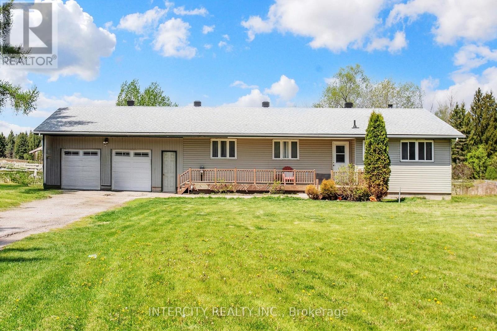 2076 15TH SIDE ROAD - 1
