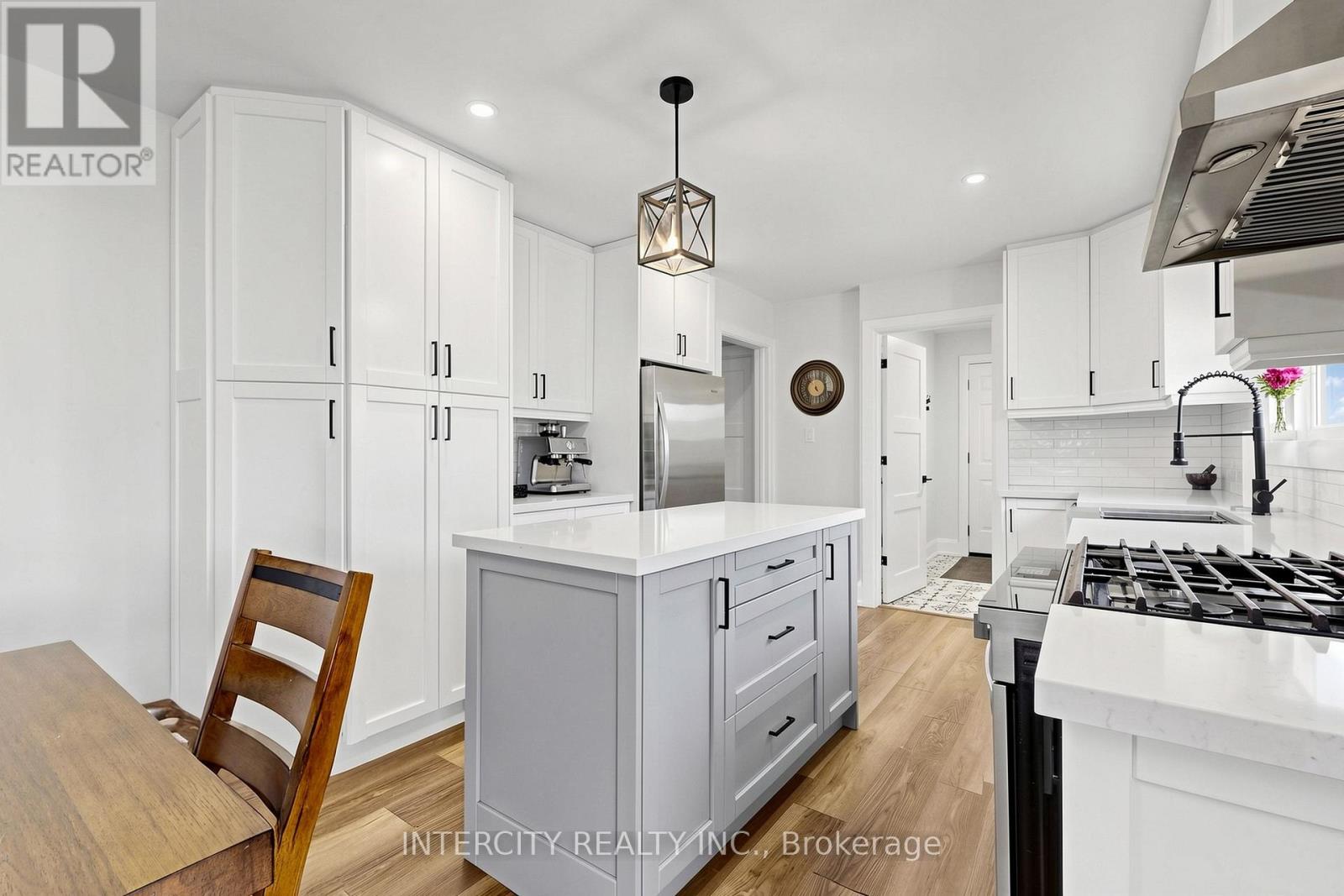2076 15TH SIDE ROAD - 21