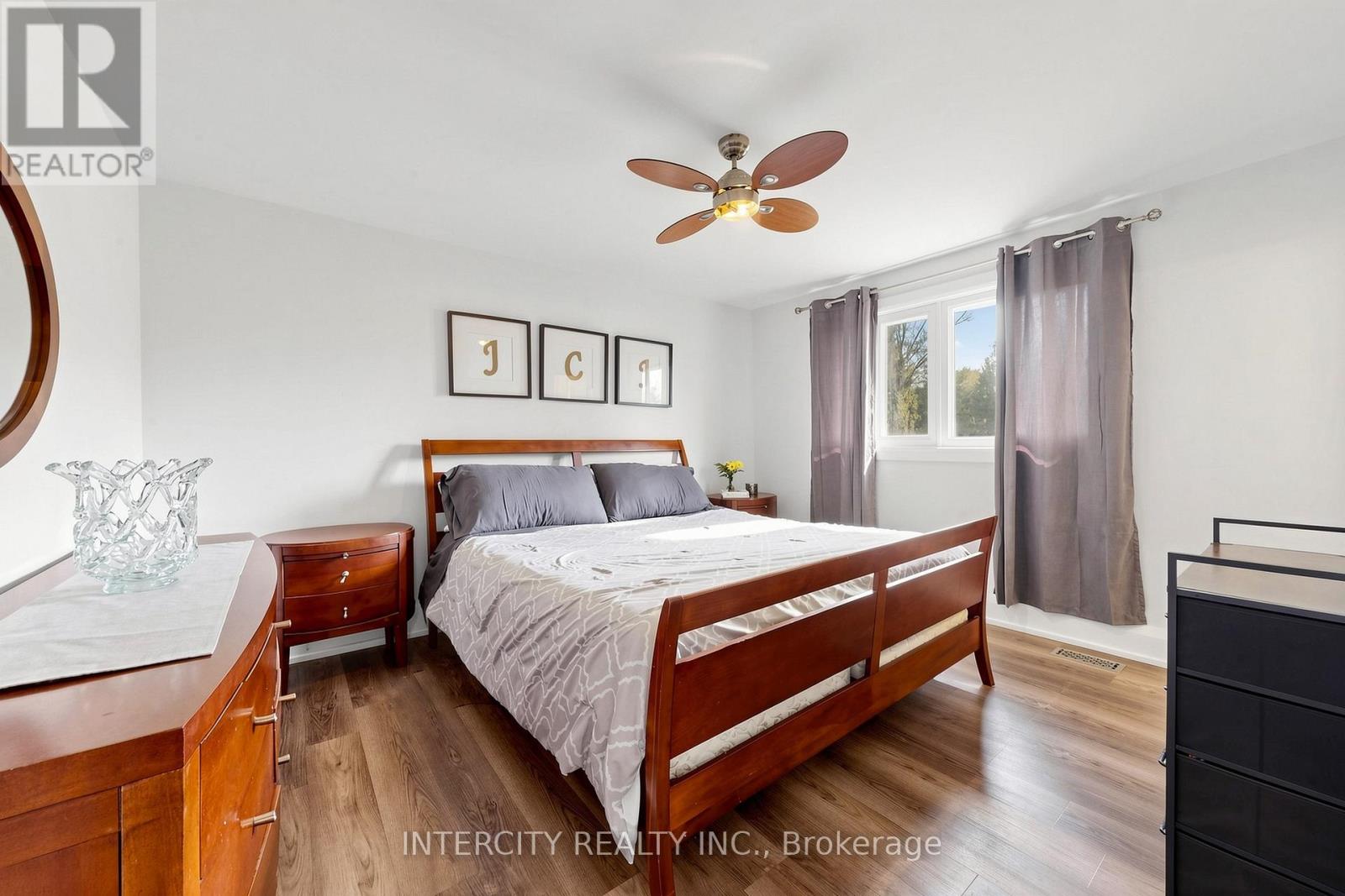 2076 15TH SIDE ROAD - 24
