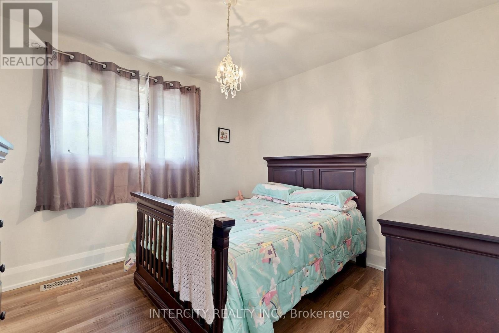 2076 15TH SIDE ROAD - 28