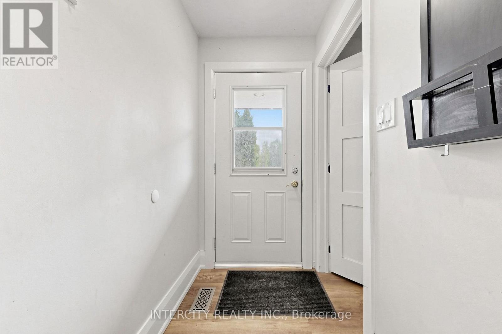 2076 15TH SIDE ROAD - 35
