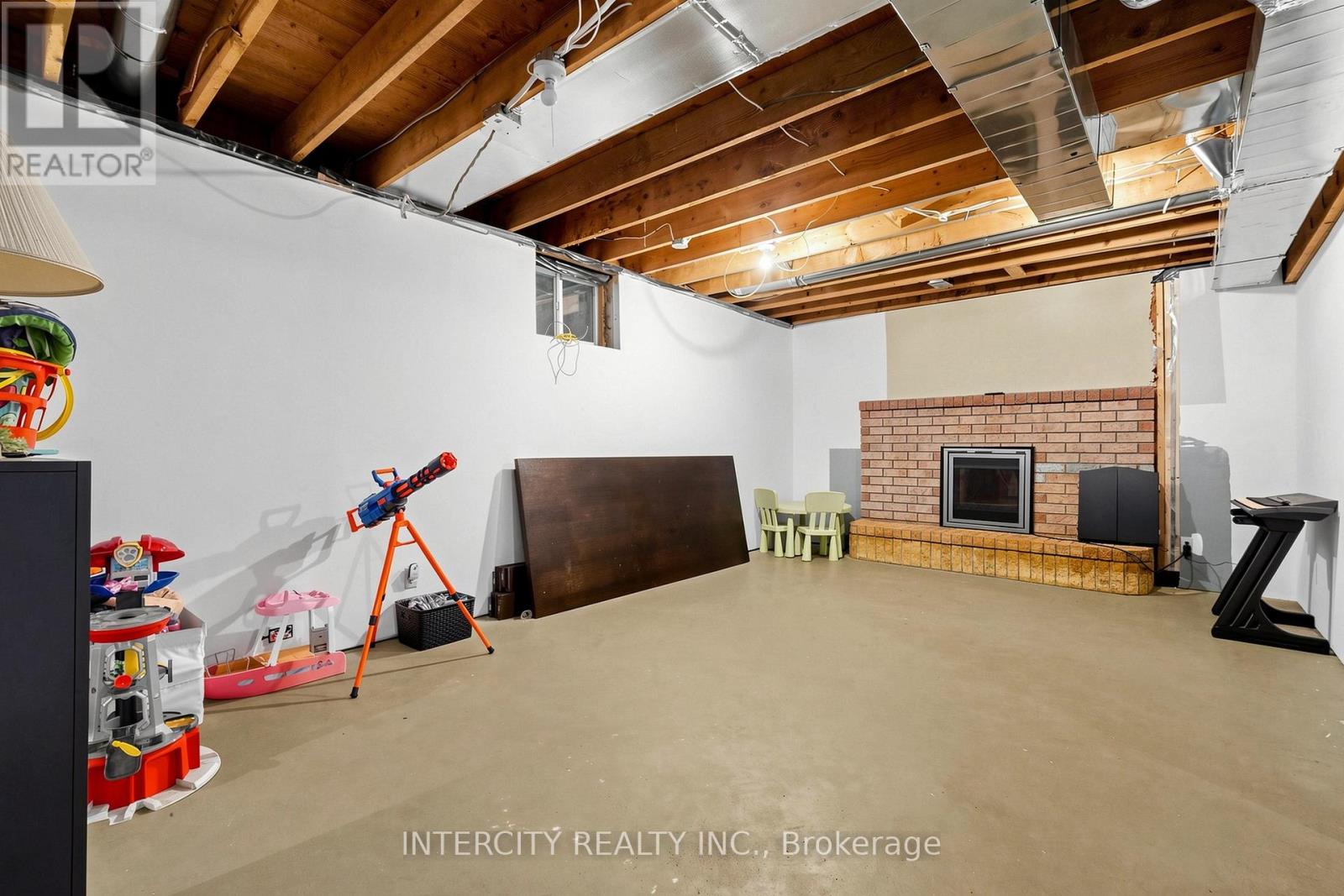 2076 15TH SIDE ROAD - 36