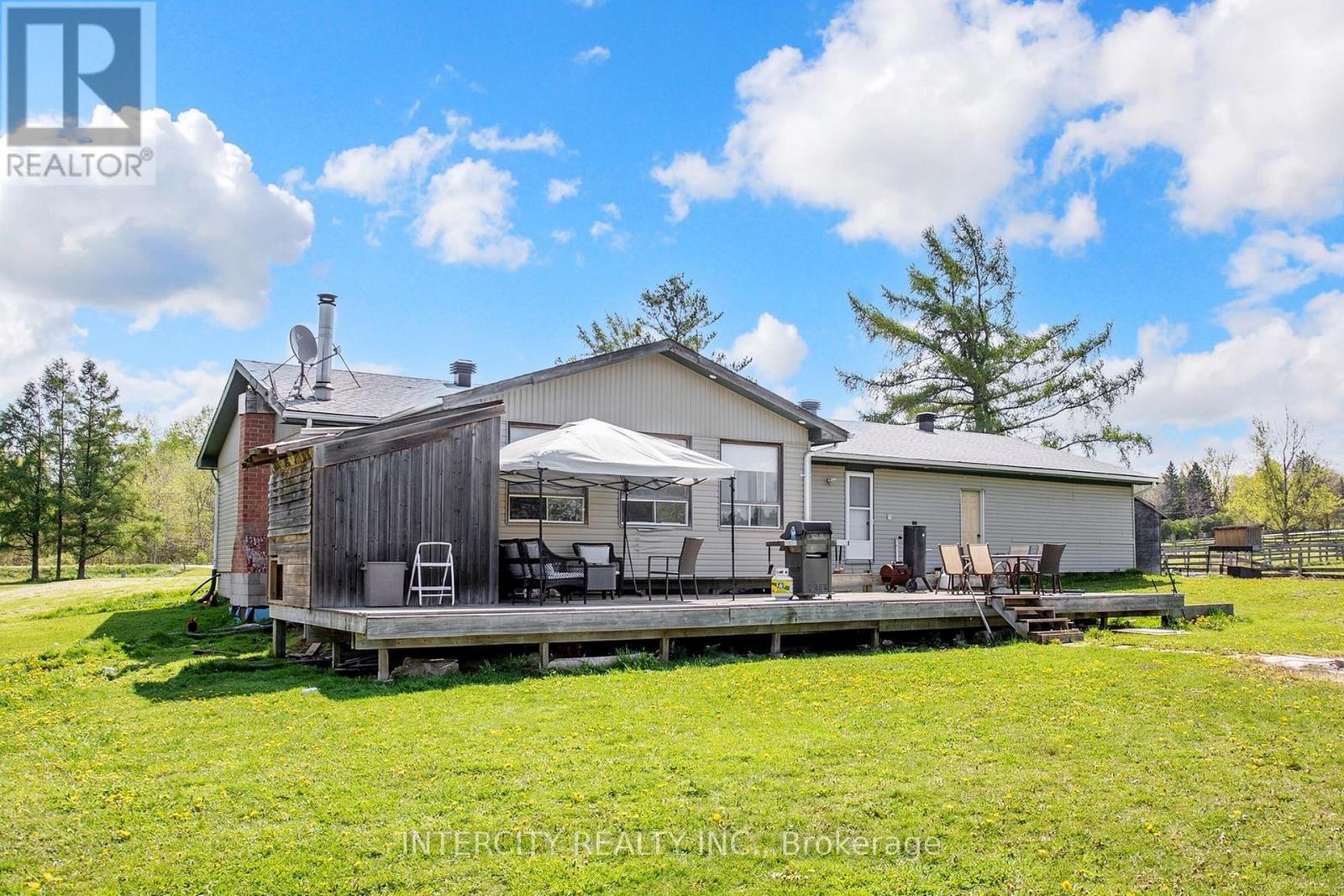 2076 15TH SIDE ROAD - 38