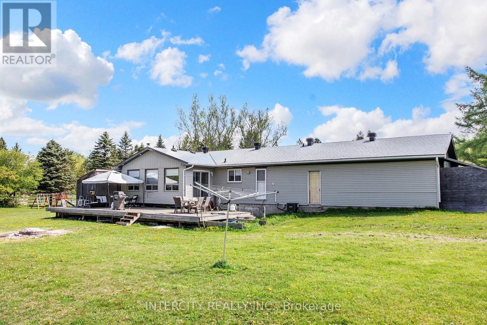 2076 15TH SIDE ROAD - 39