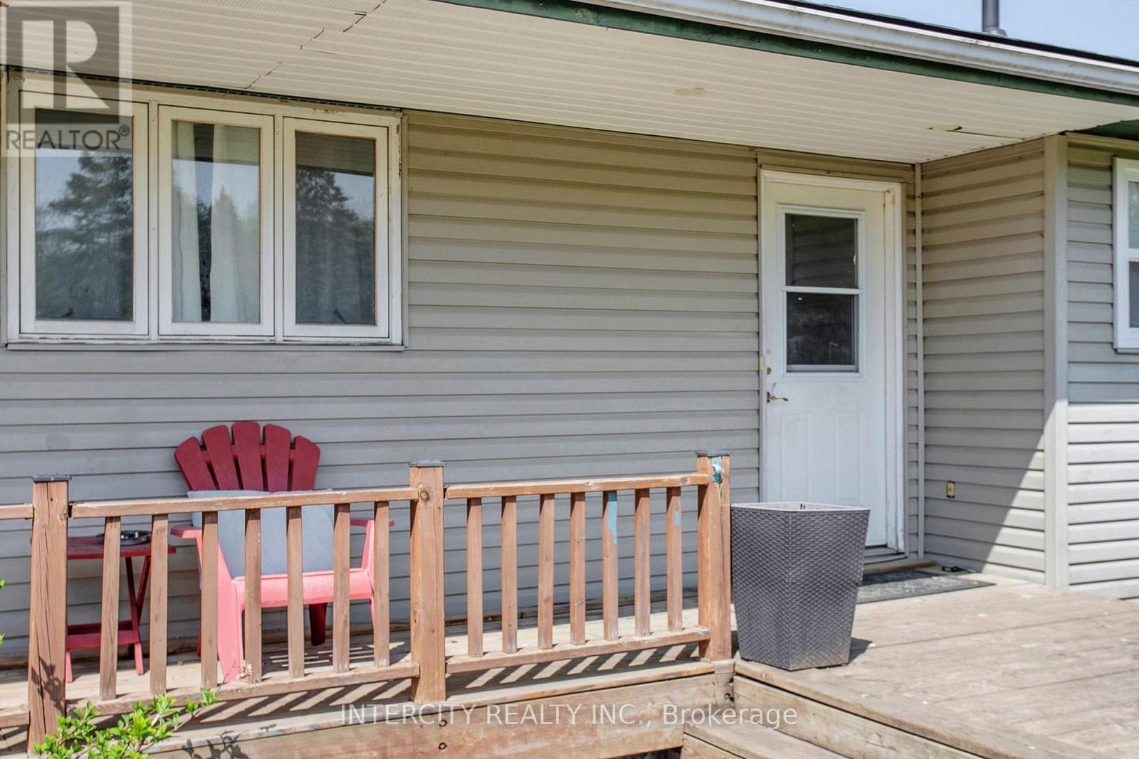 2076 15TH SIDE ROAD - 4