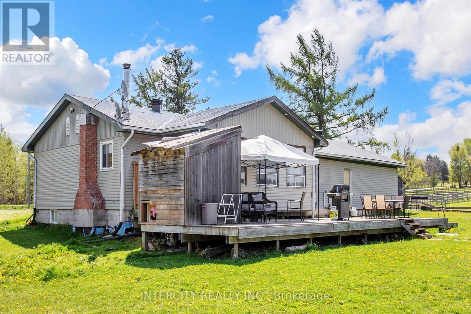 2076 15TH SIDE ROAD - 40