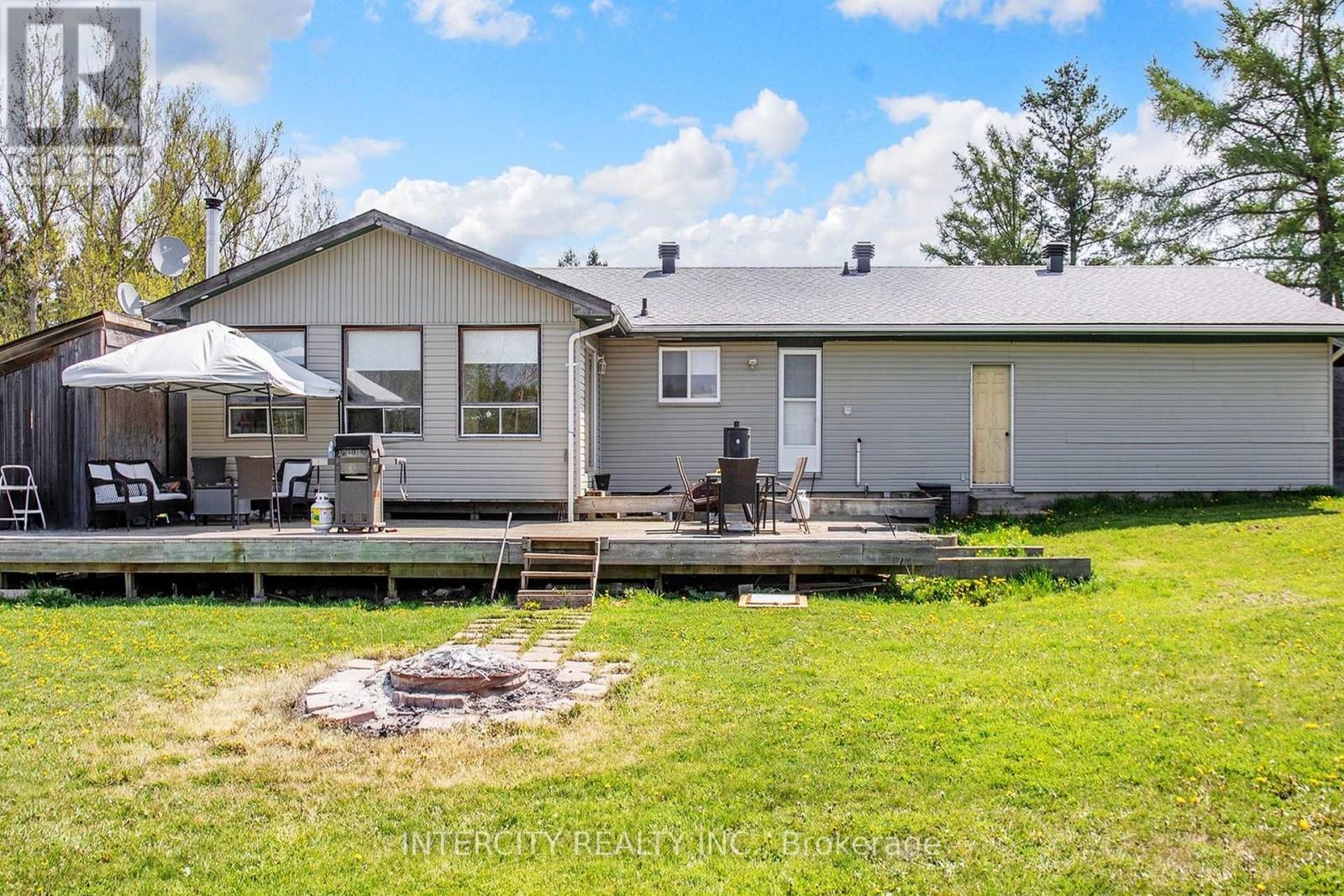 2076 15TH SIDE ROAD - 41