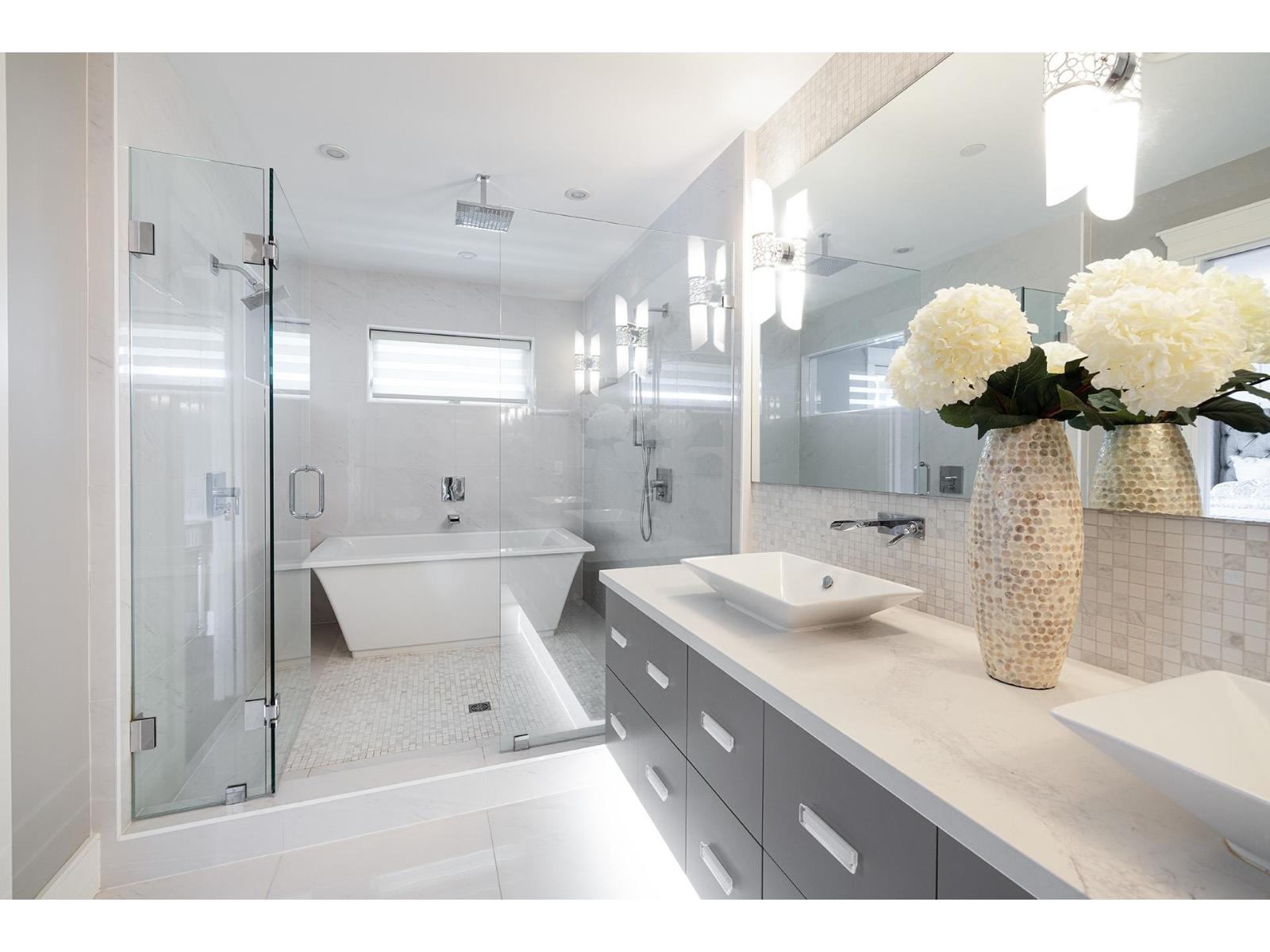 14378 BLACKBURN AVENUE, White Rock