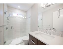 14378 Blackburn Avenue, White Rock, BC V4B3A1 Photo 9