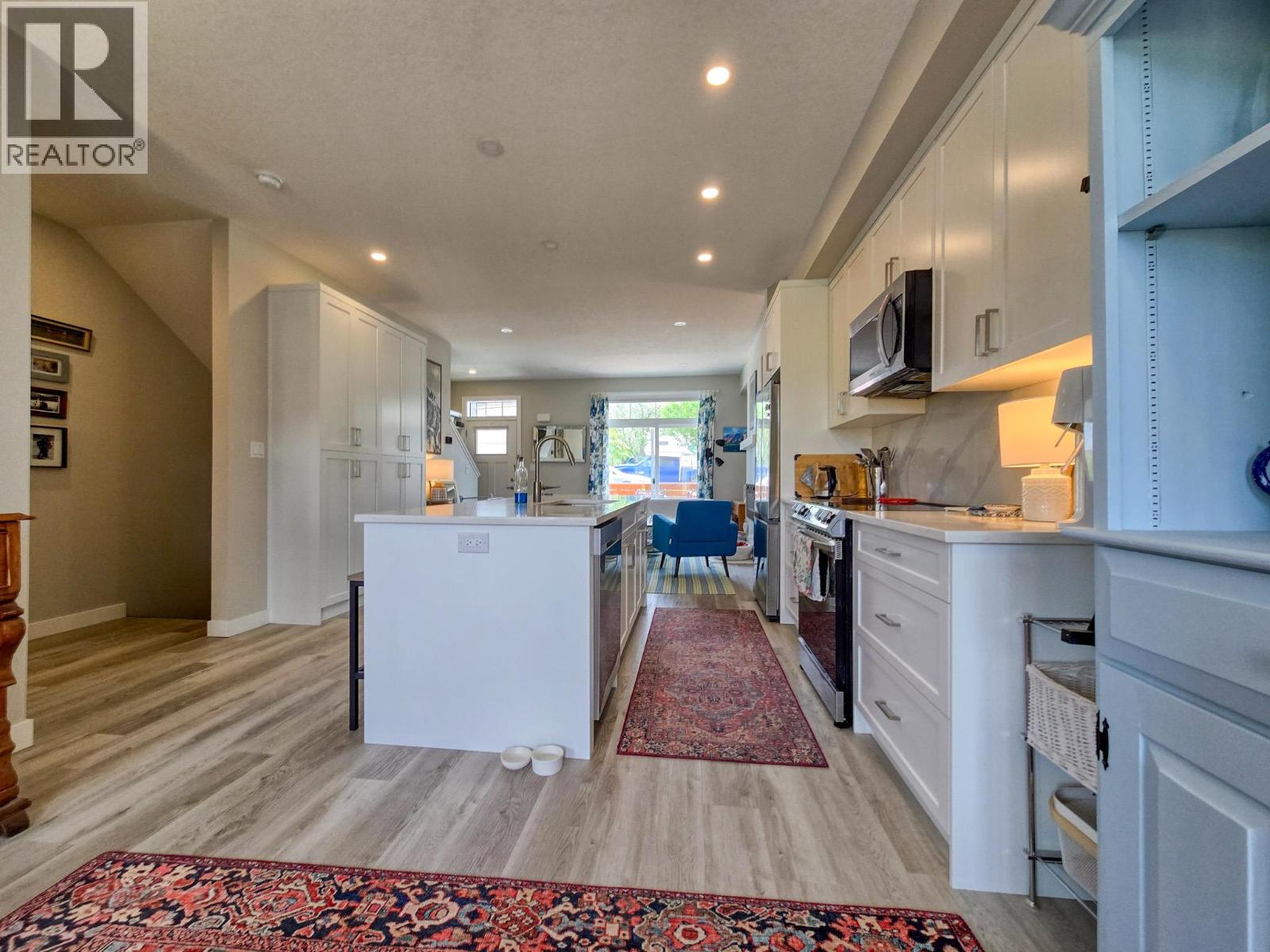 902 6TH Avenue Unit# 3, Invermere