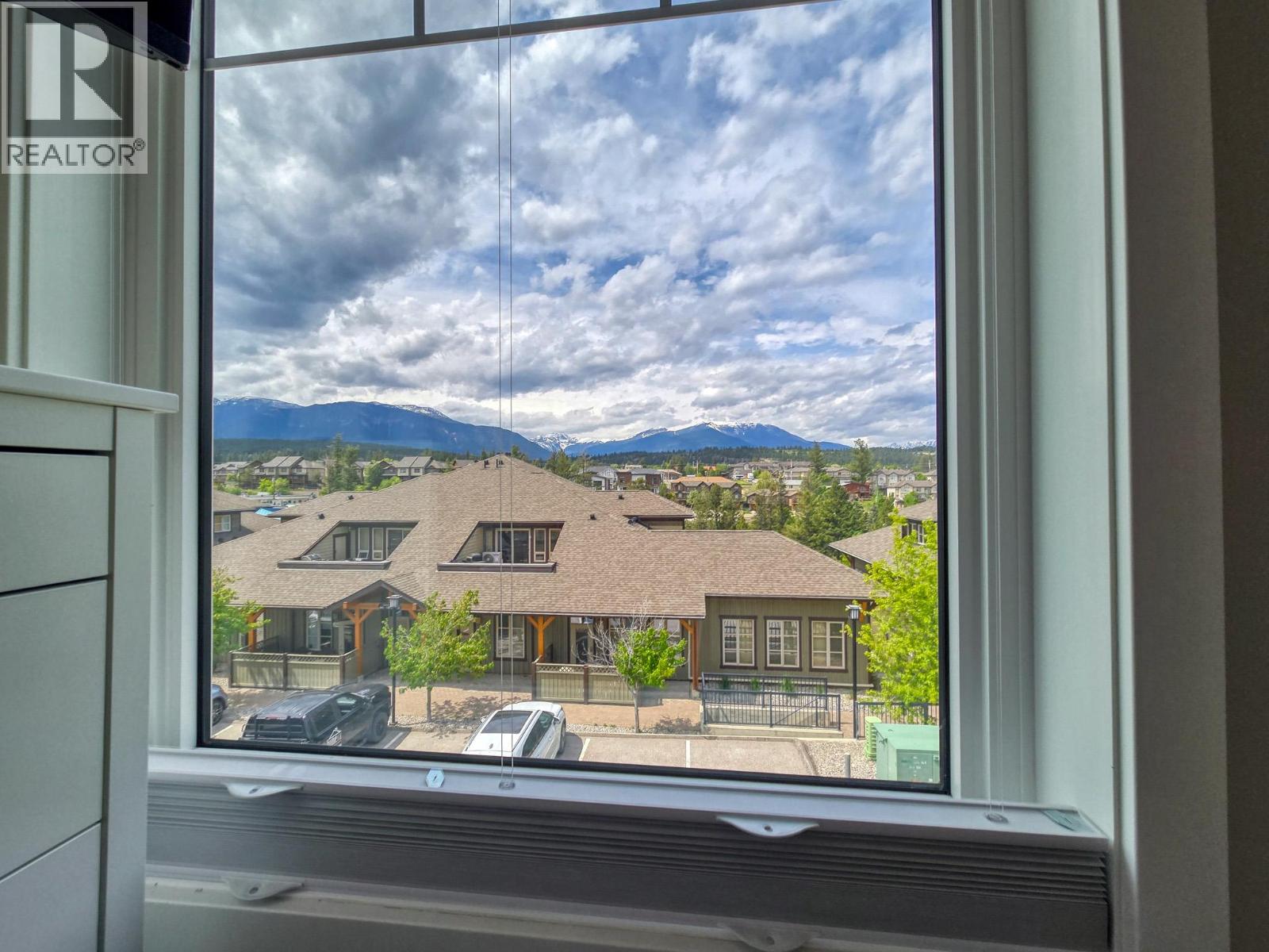 902 6TH Avenue Unit# 3, Invermere