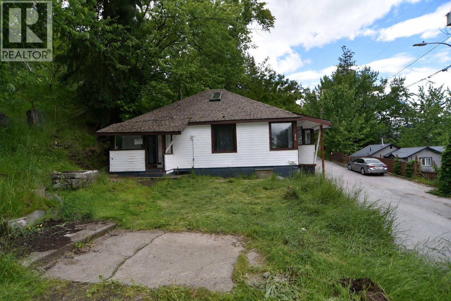 964 MOUNTAIN Street - 2