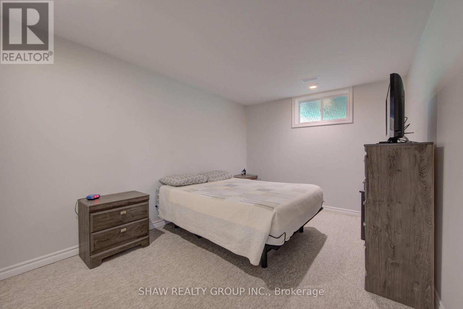 58D HARRIS AVENUE - 33