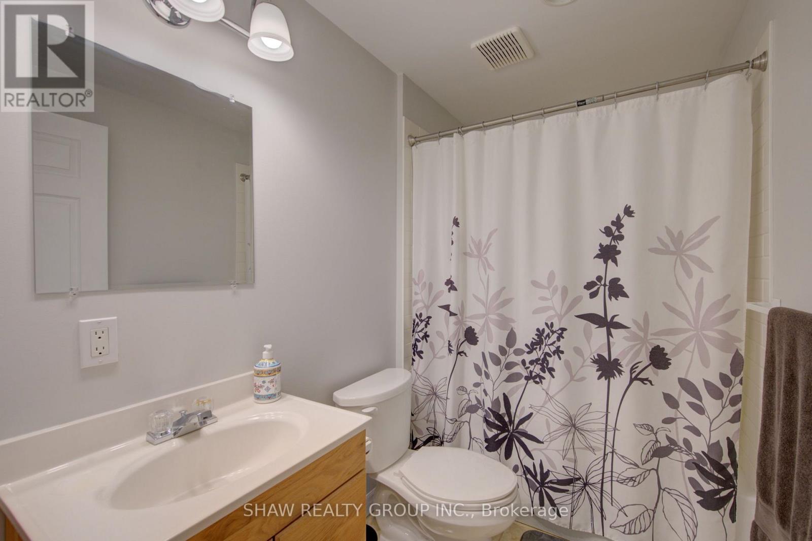58D HARRIS AVENUE - 35