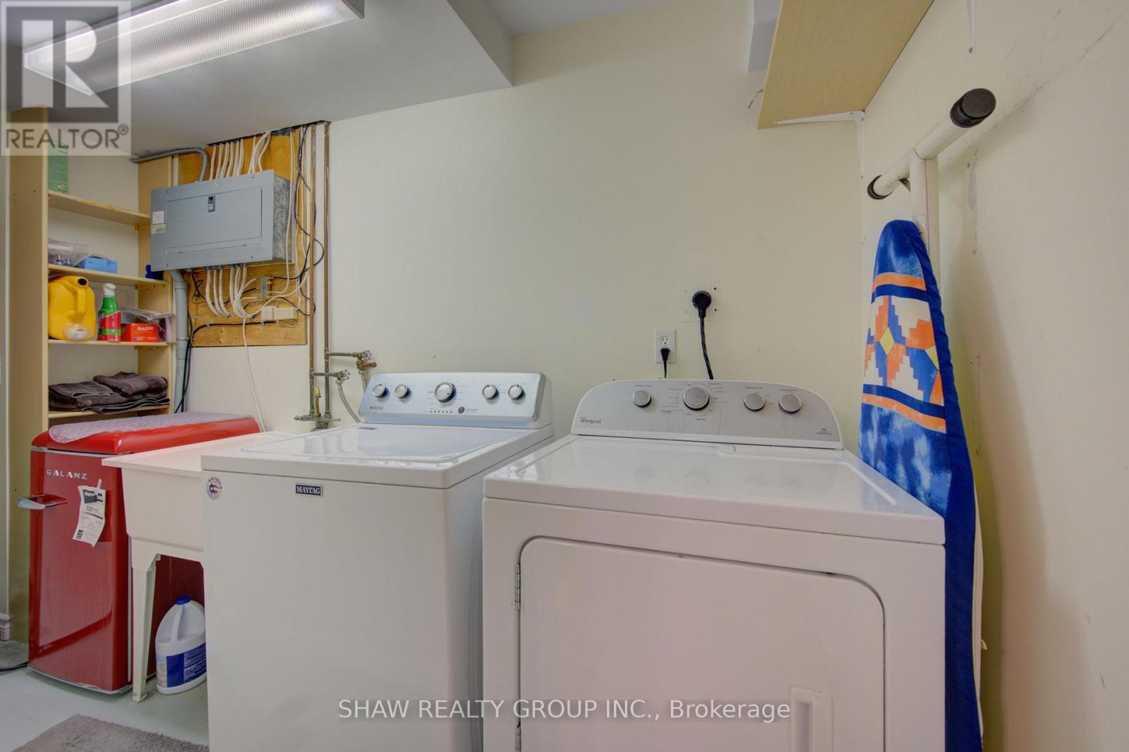 58D HARRIS AVENUE - 38