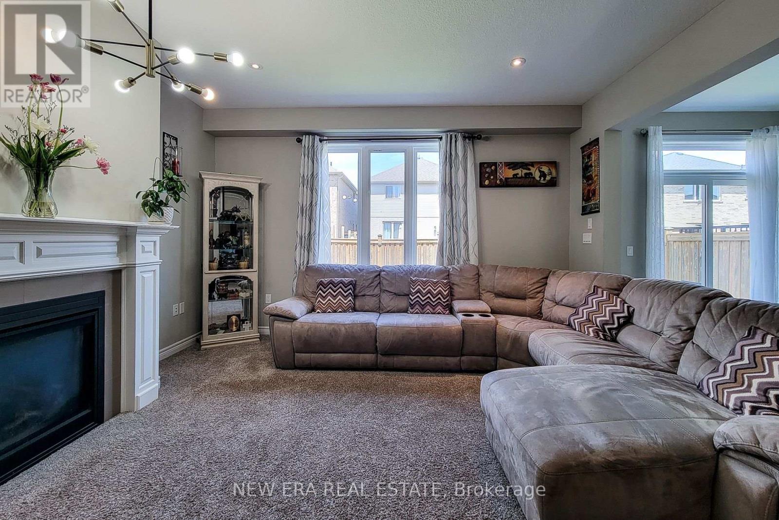 40 FAIRGROUNDS DRIVE - 11