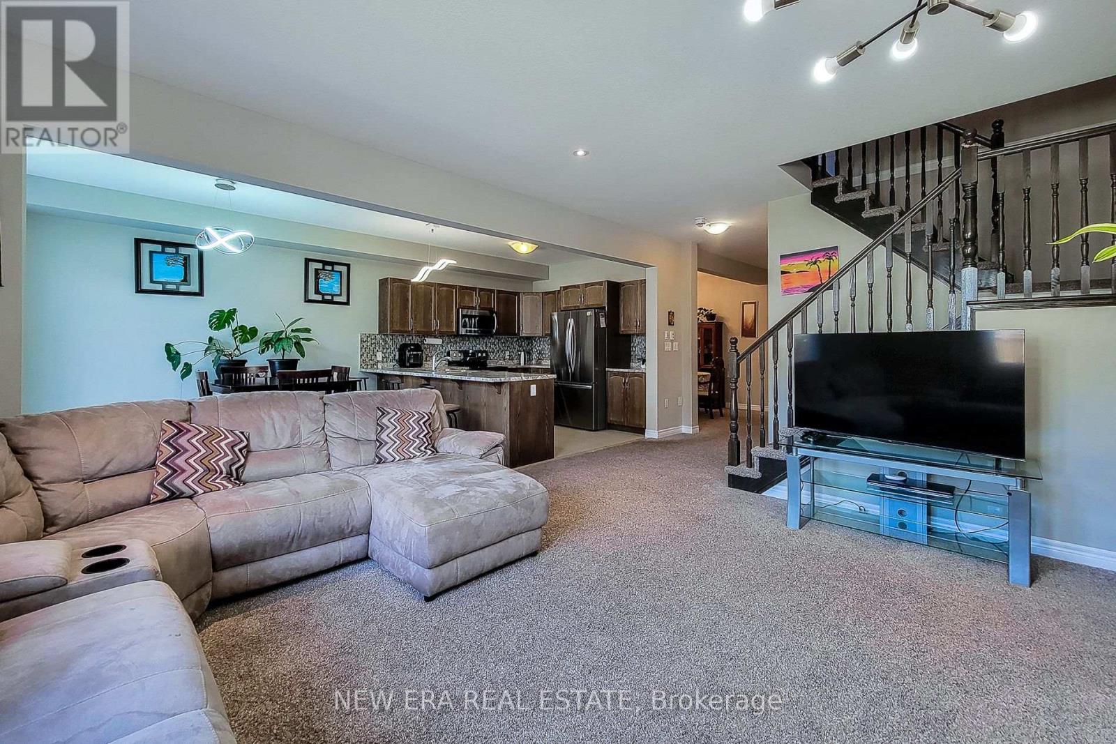 40 FAIRGROUNDS DRIVE - 12