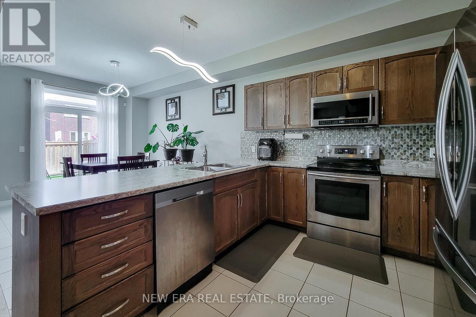 40 FAIRGROUNDS DRIVE - 14