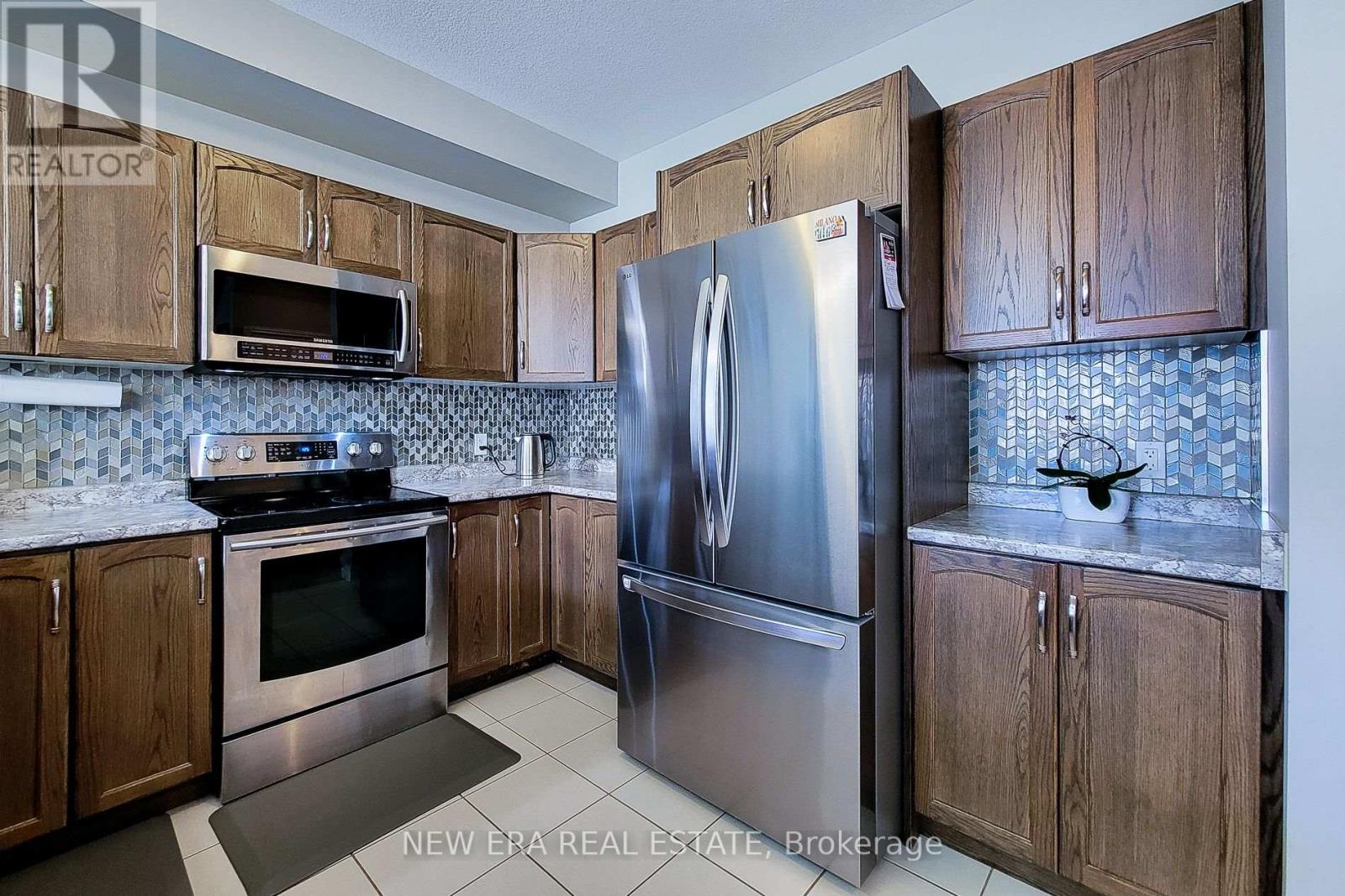40 FAIRGROUNDS DRIVE - 15