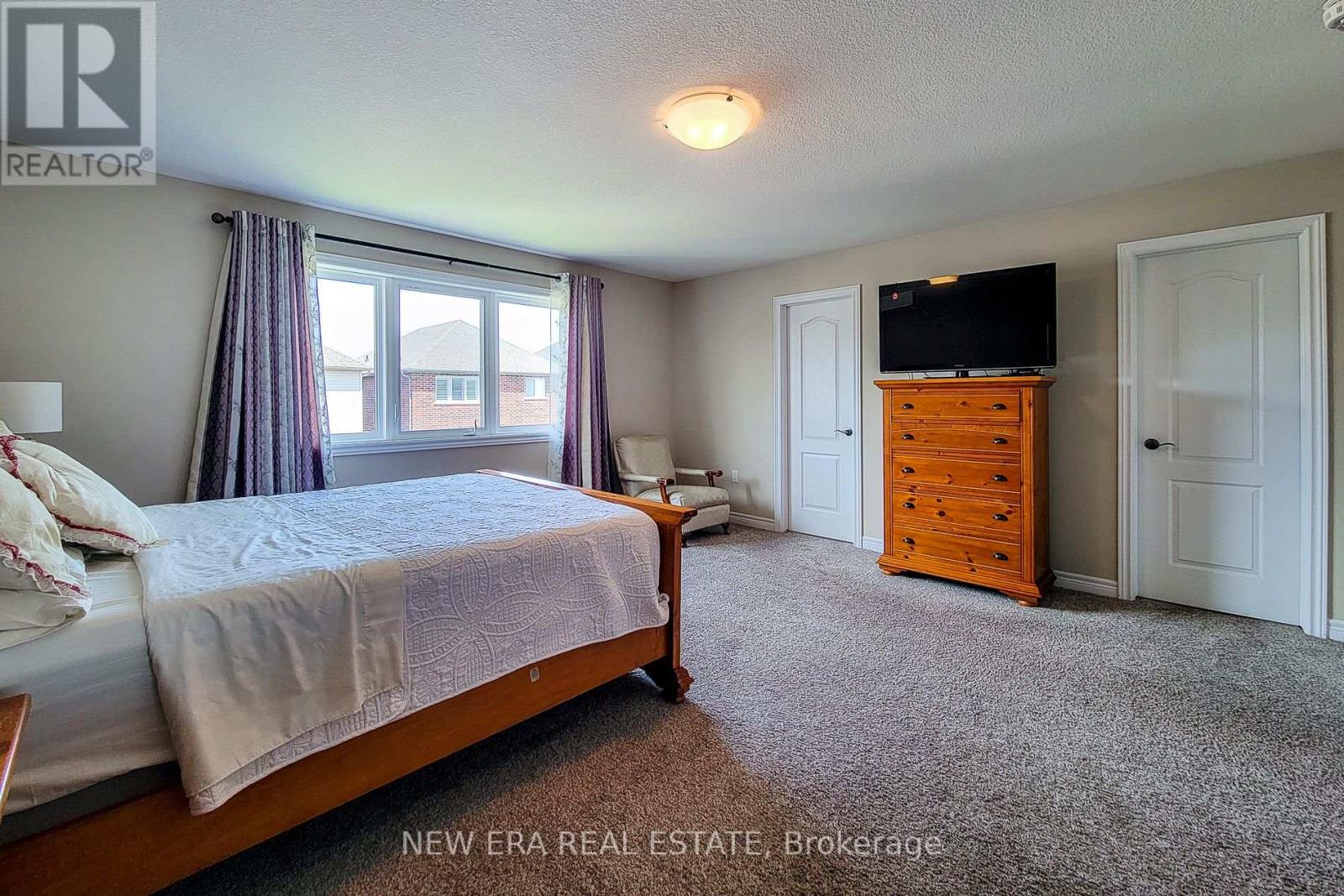 40 FAIRGROUNDS DRIVE - 24