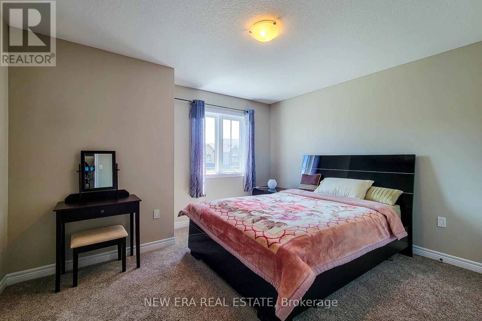 40 FAIRGROUNDS DRIVE - 28