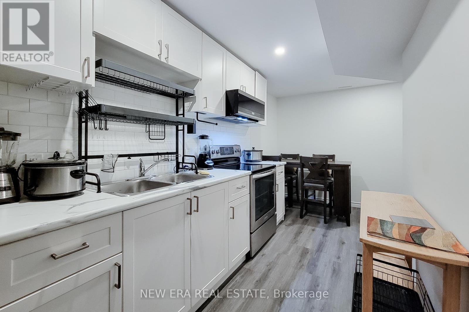 40 FAIRGROUNDS DRIVE - 38
