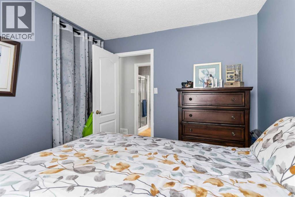 18 Clark Crescent - 25