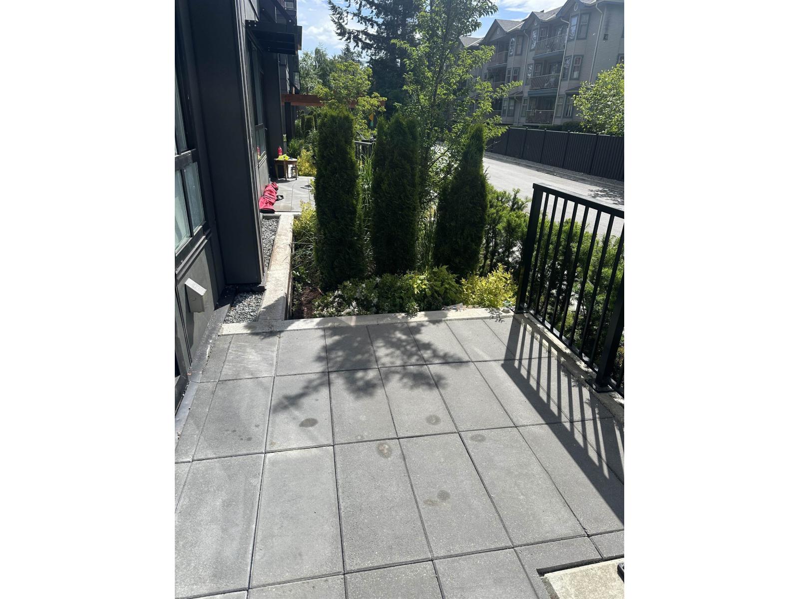 W111 13838 108 Avenue - photo 2