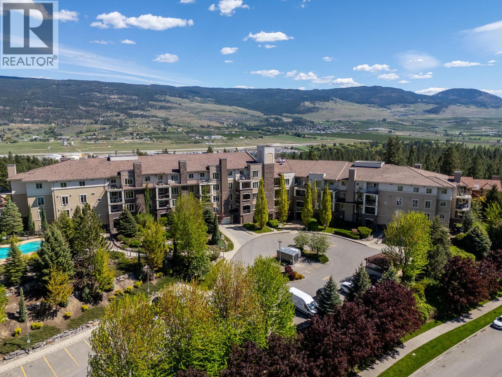 #2514 1873 Country Club Drive - 39