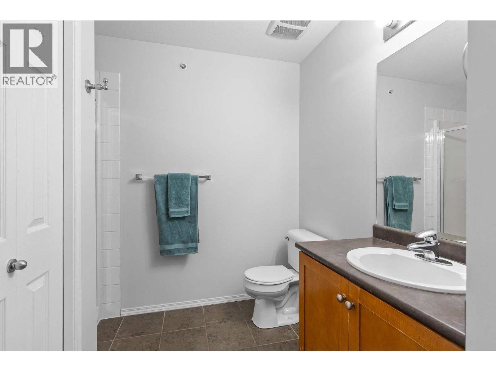 #2514 1873 Country Club Drive - 17