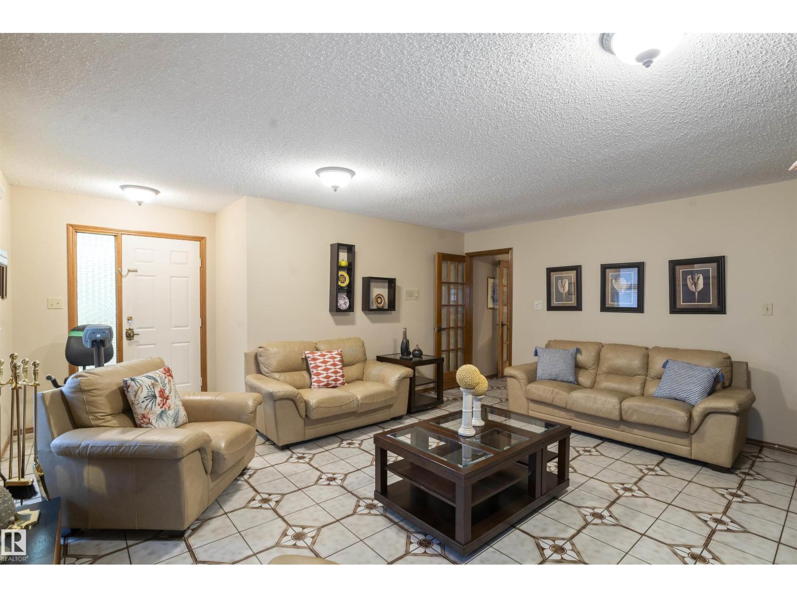 9831 158 AV NW - 25