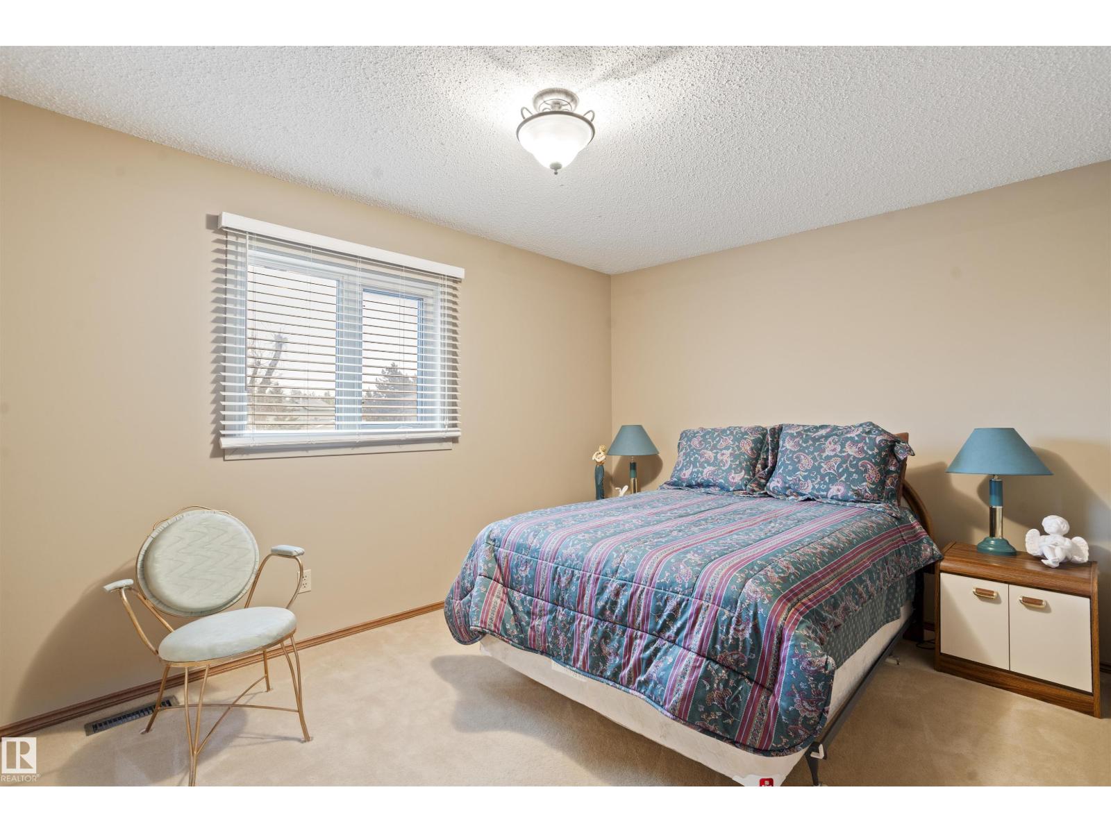 9831 158 AV NW - 41