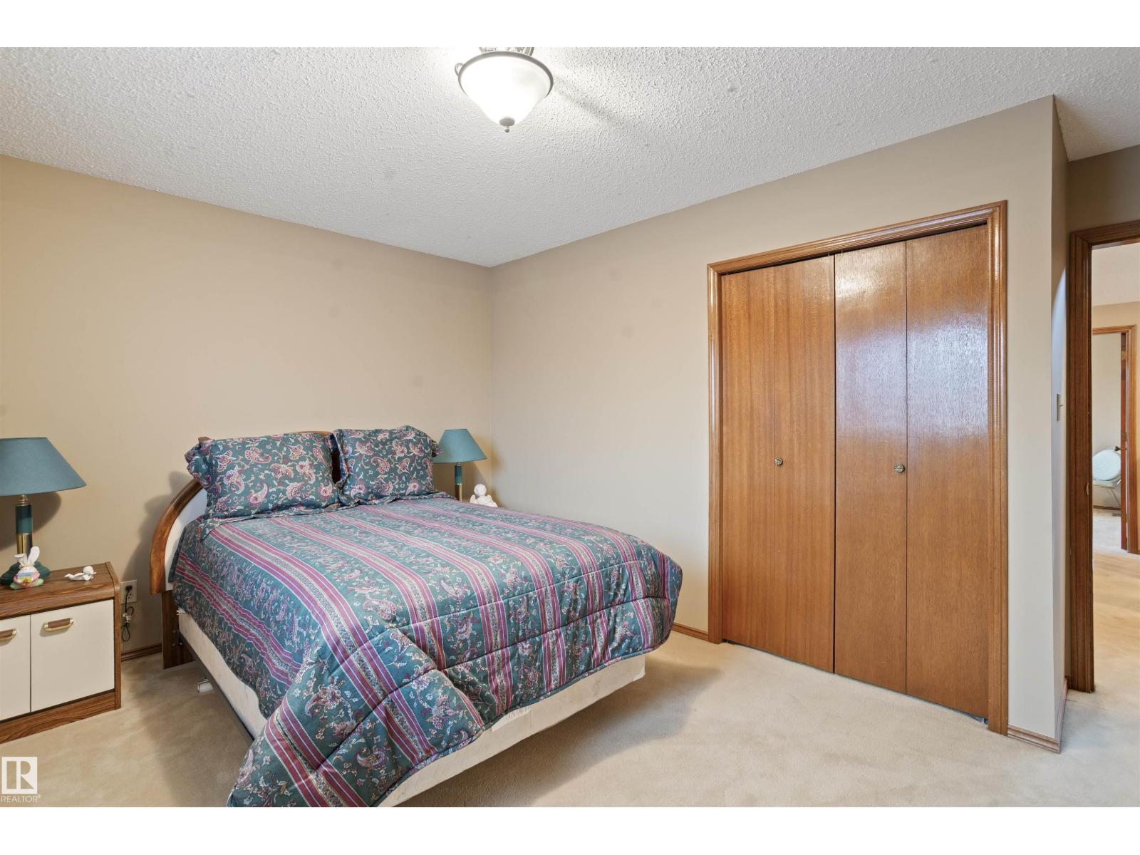 9831 158 AV NW - 42
