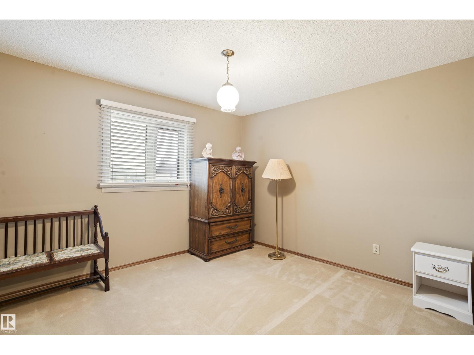 9831 158 AV NW - 43