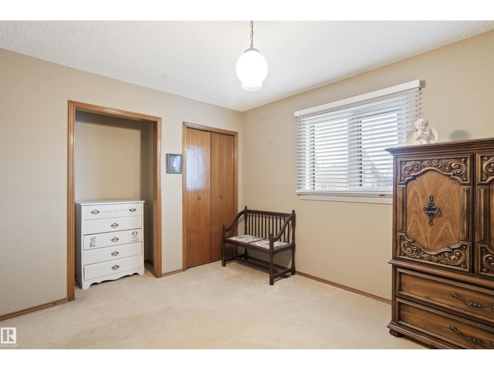 9831 158 AV NW - 44