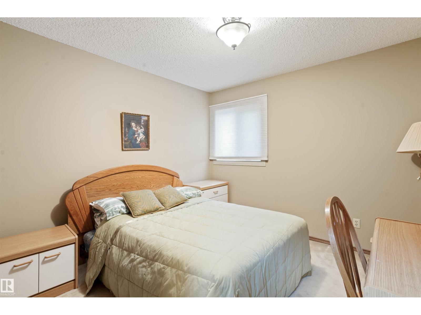 9831 158 AV NW - 45