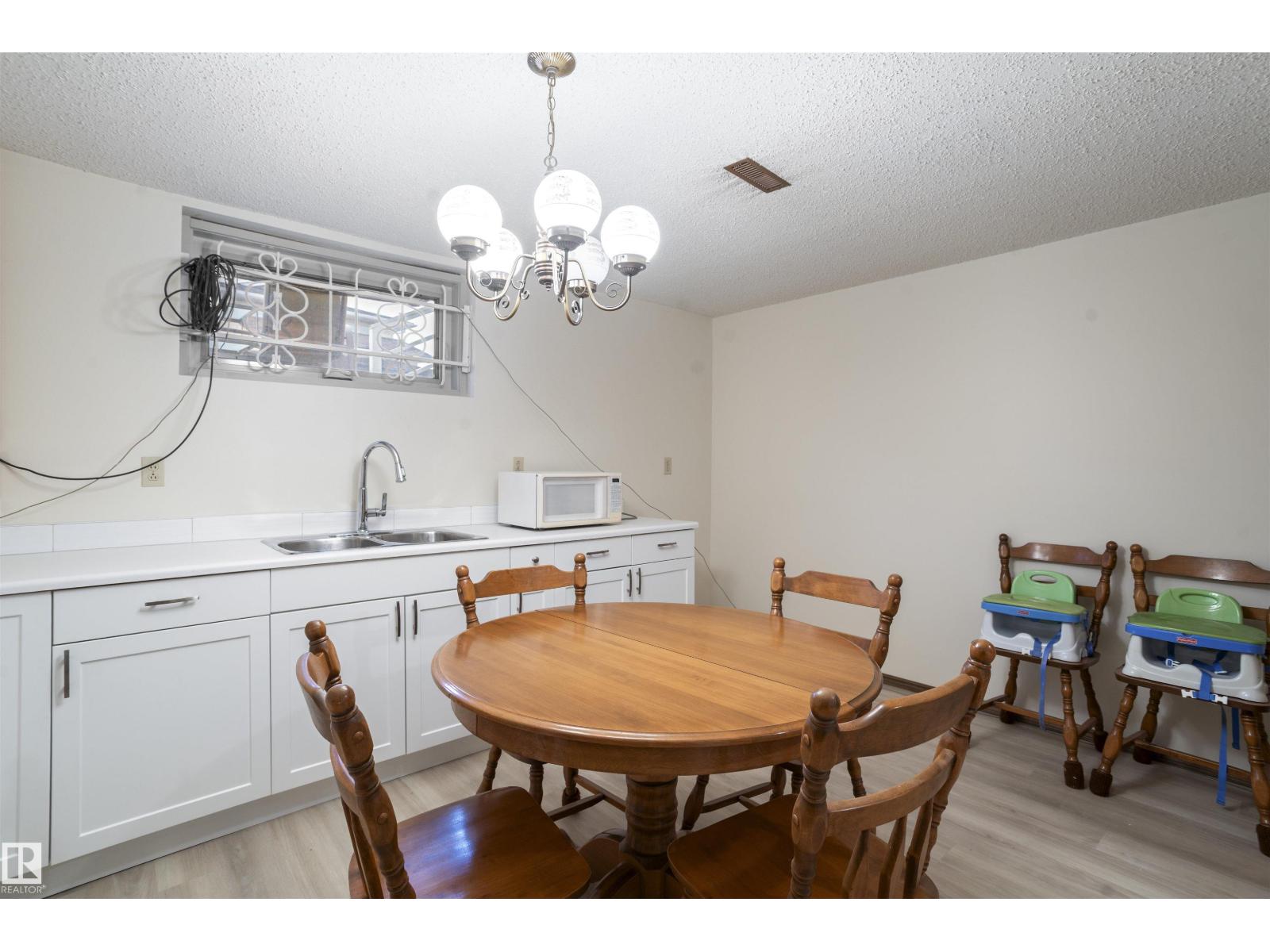 9831 158 AV NW - 63