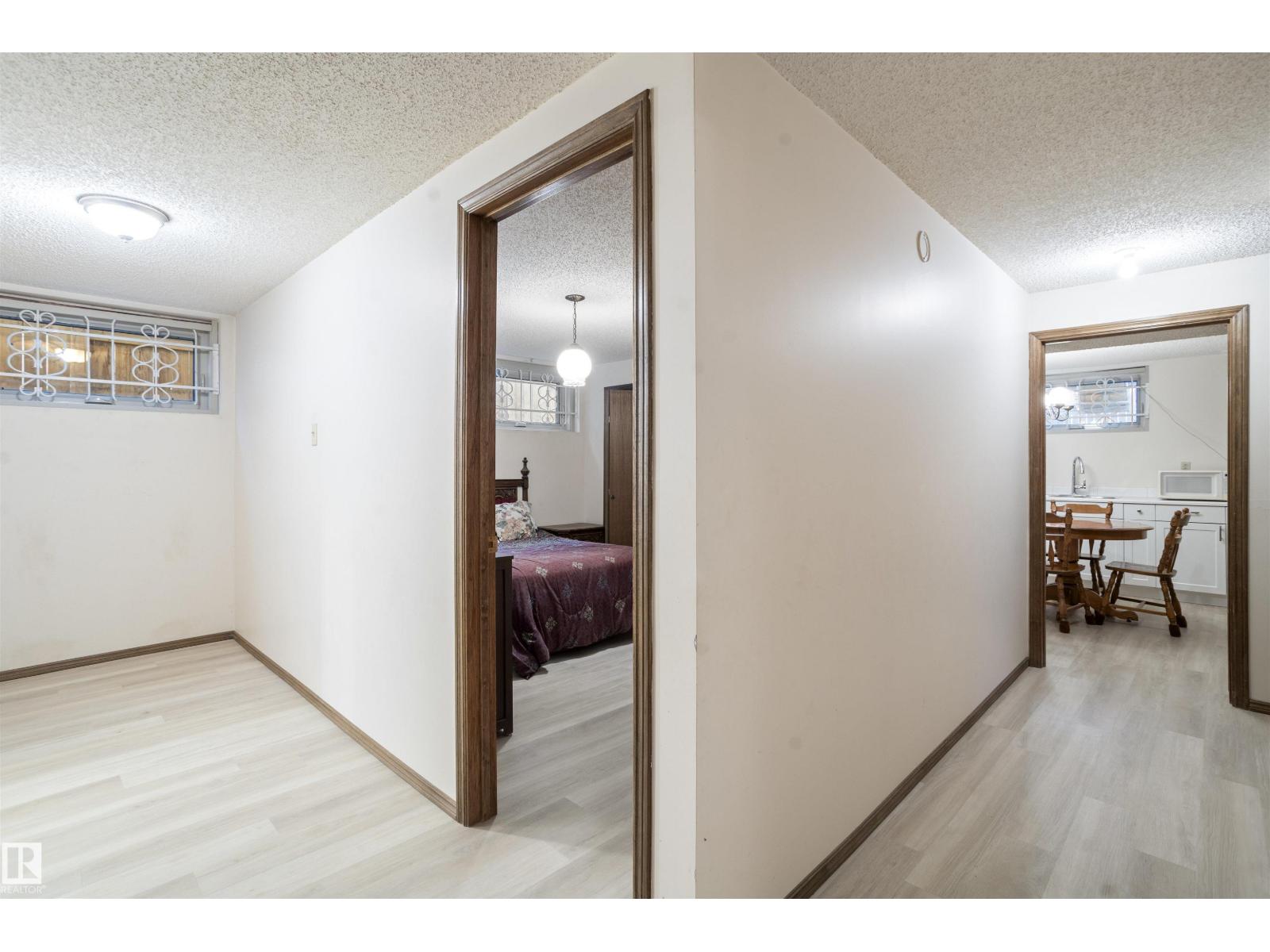 9831 158 AV NW - 64