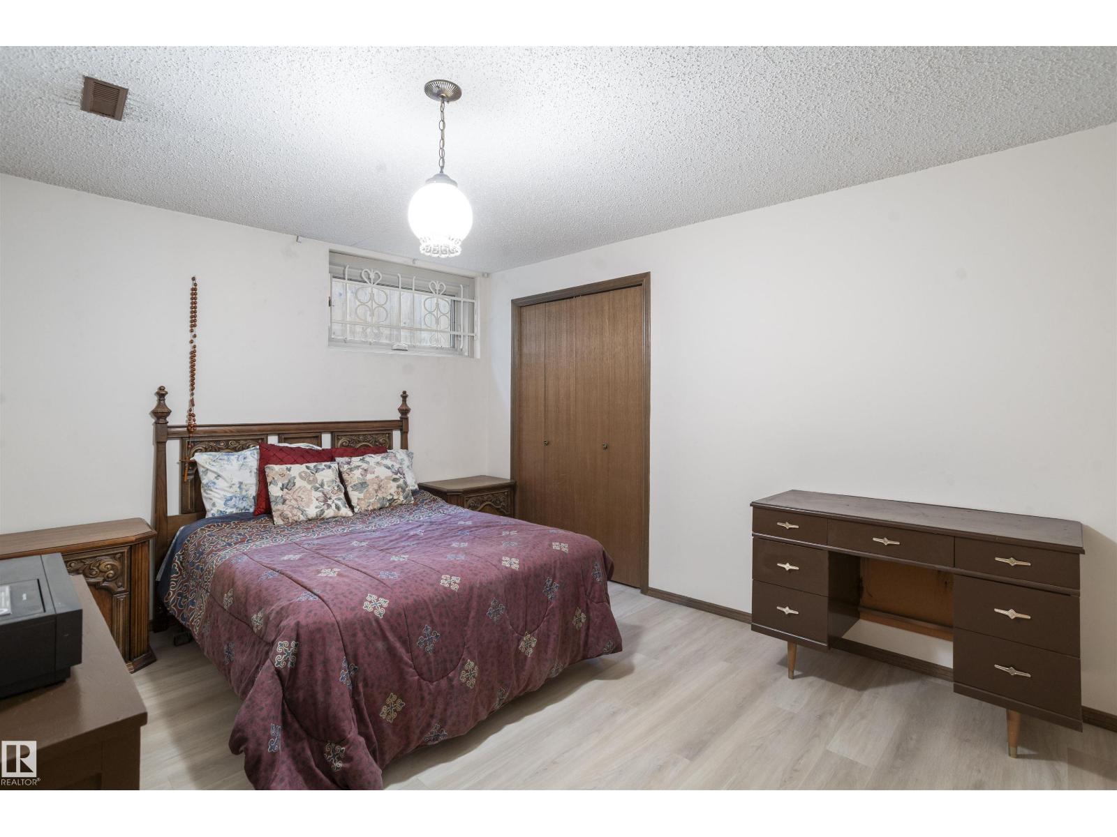 9831 158 AV NW - 65
