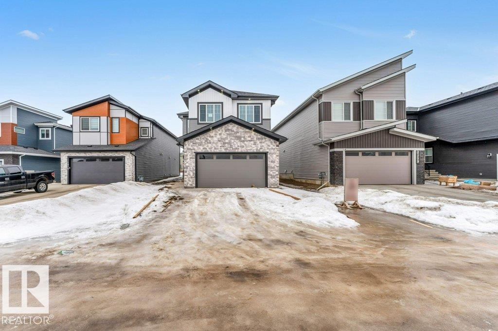 1824 62 AV NE - 1
