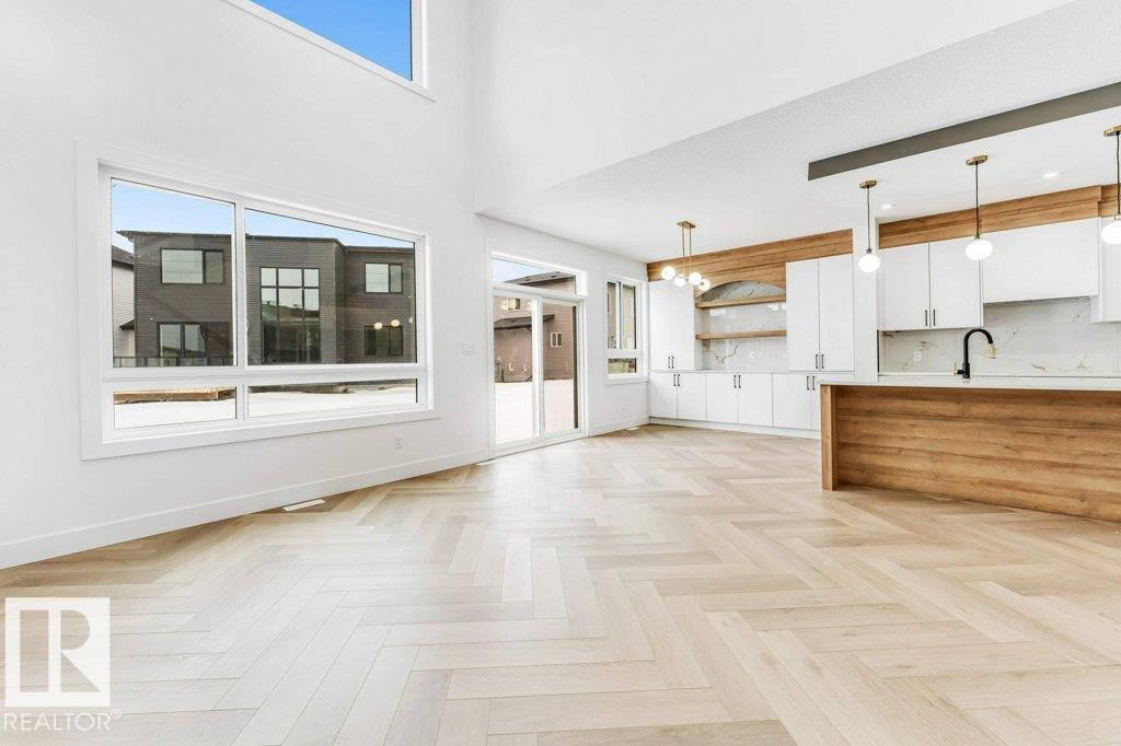 1824 62 AV NE - 10