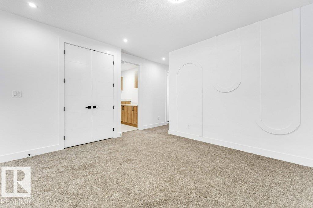 1824 62 AV NE - 33