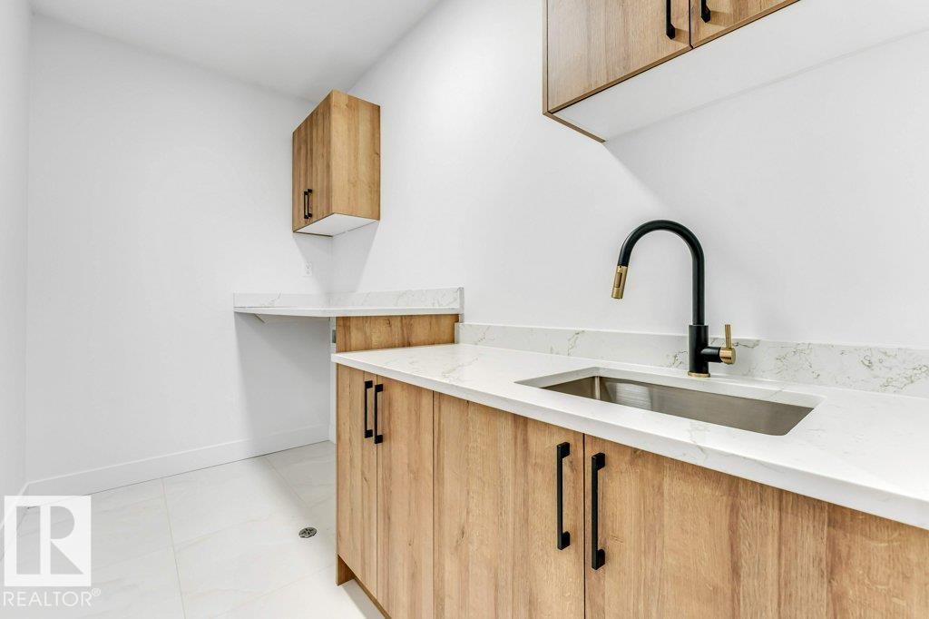 1824 62 AV NE - 37