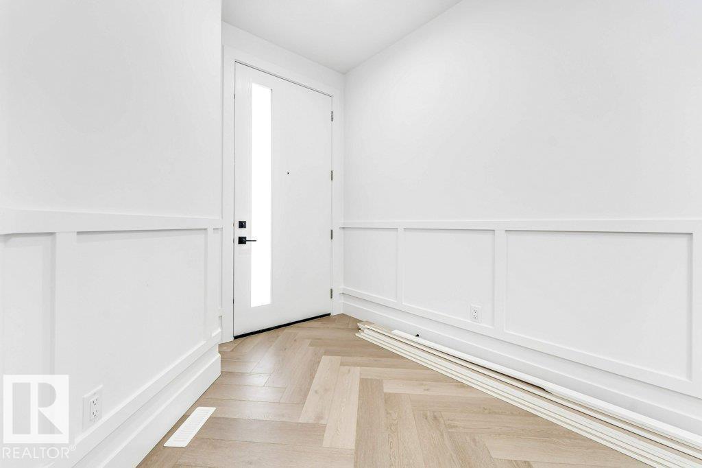 1824 62 AV NE - 39