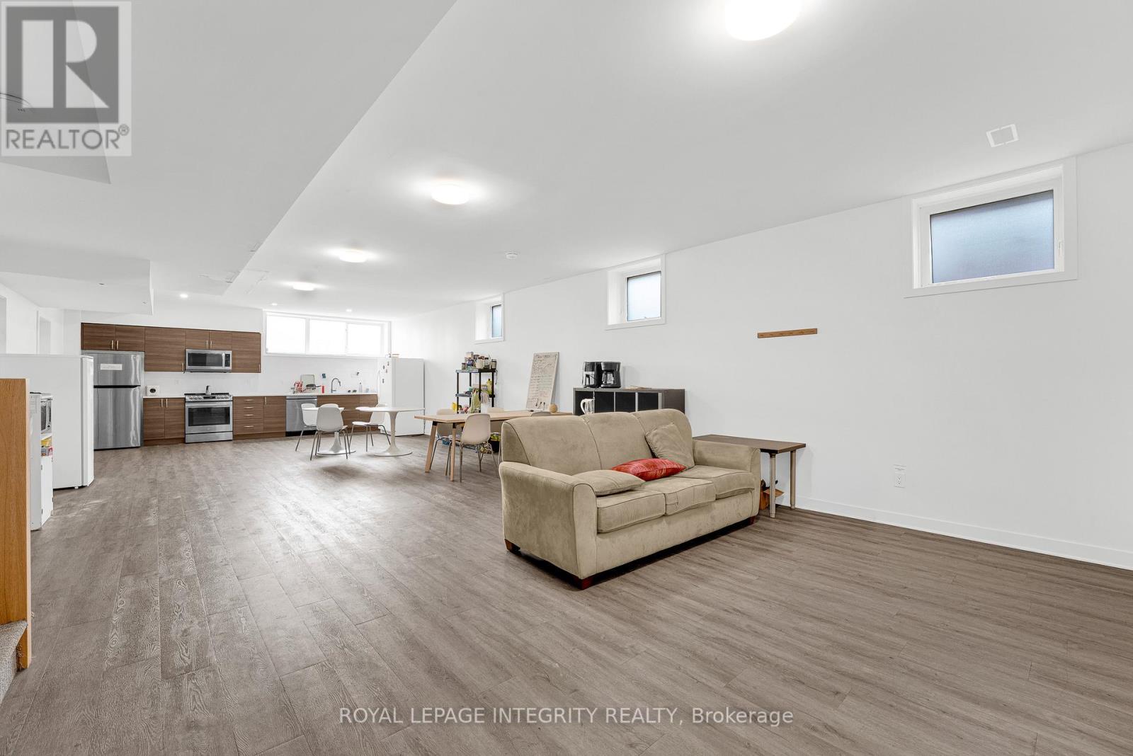 17 Bed, 10 Bath Multi-Family for Sale in Ottawa – 442 SUNNYSIDE AVENUE, Ottawa – MLS# X13172186 - Image 22