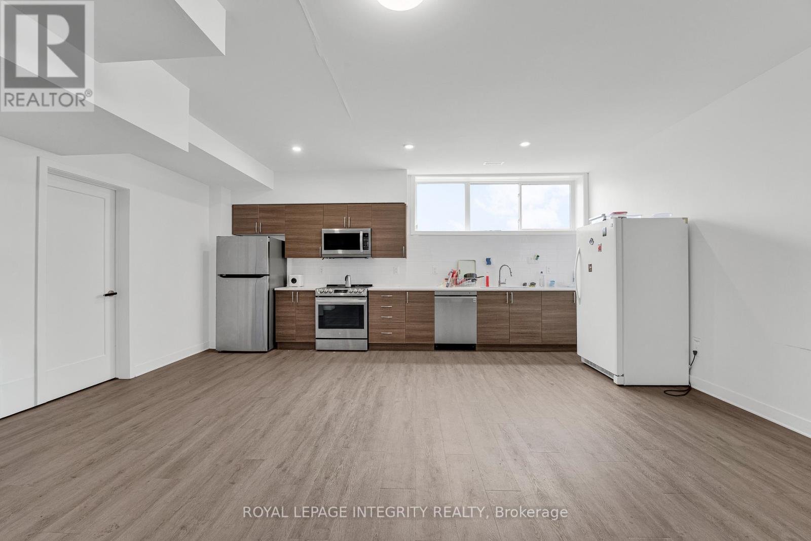 17 Bed, 10 Bath Multi-Family for Sale in Ottawa – 442 SUNNYSIDE AVENUE, Ottawa – MLS# X13172186 - Image 34