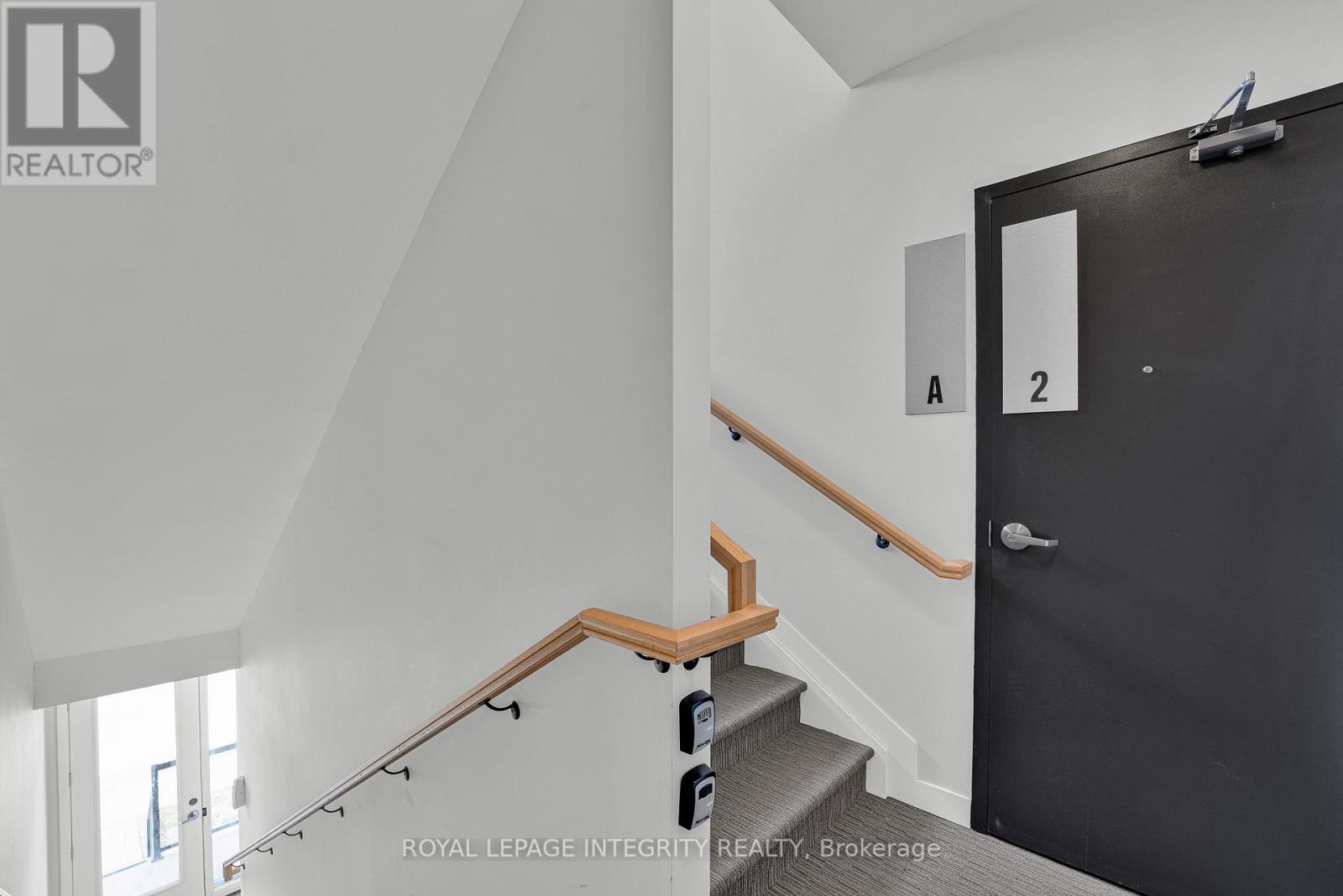 17 Bed, 10 Bath Multi-Family for Sale in Ottawa – 442 SUNNYSIDE AVENUE, Ottawa – MLS# X13172186 - Image 41